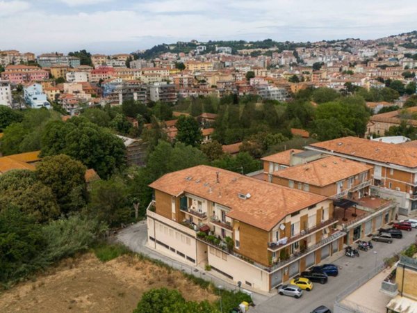 negozio in vendita ad Ancona in zona Pinocchio