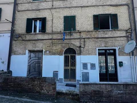 appartamento in vendita ad Ancona in zona Piano San Lazzaro