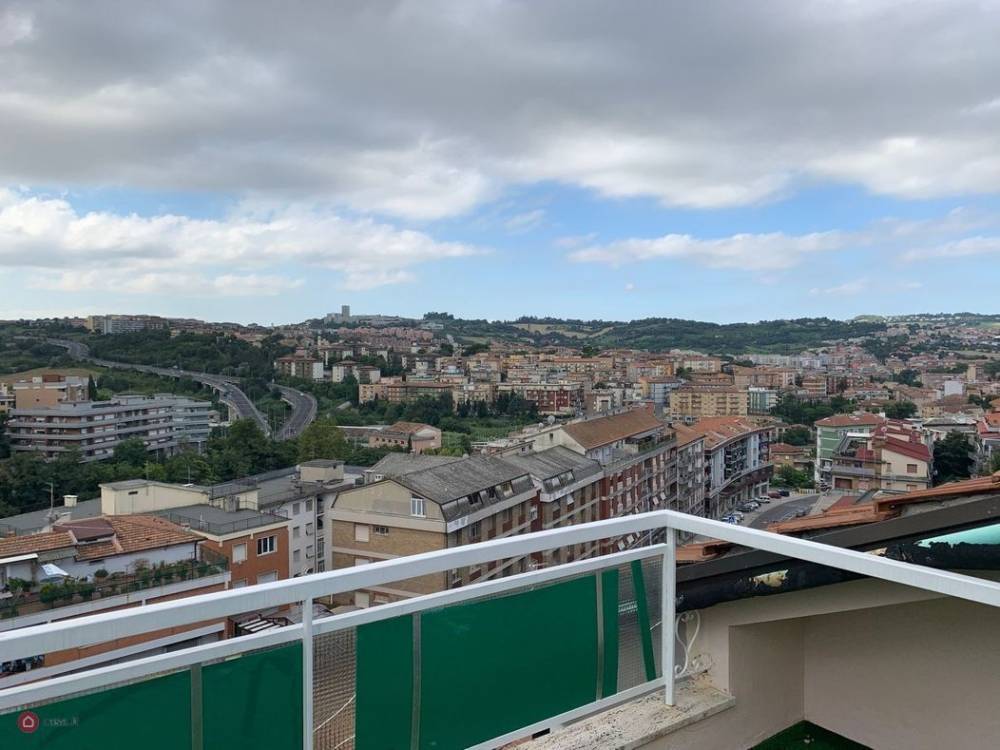 appartamento in vendita ad Ancona in zona Piano San Lazzaro