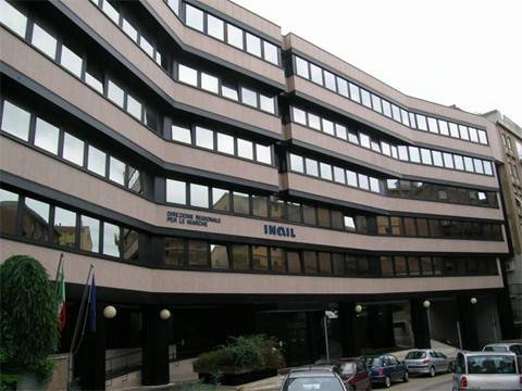 intera palazzina in vendita ad Ancona in zona Adriatico