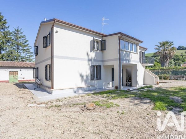 appartamento in vendita ad Ancona in zona Paterno