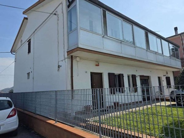 casa indipendente in vendita ad Ancona in zona Gallignano