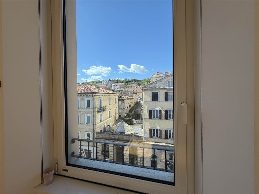 appartamento in vendita ad Ancona in zona Adriatico