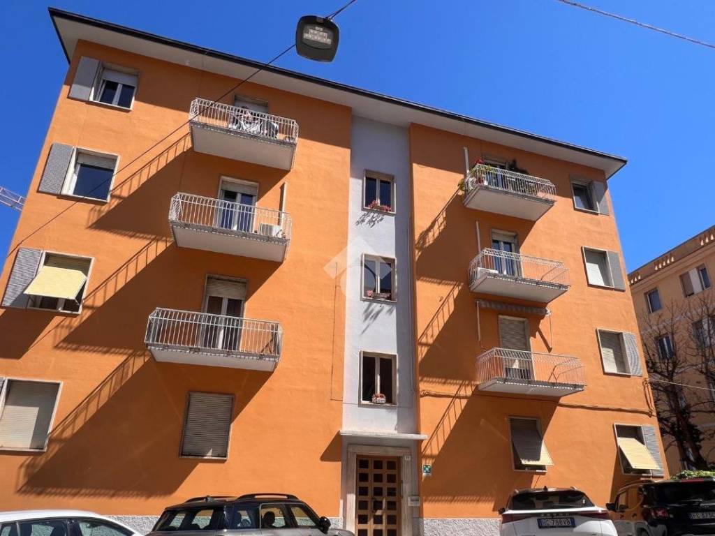 appartamento in vendita ad Ancona in zona Passetto