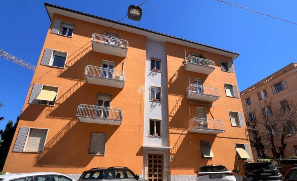 appartamento in vendita ad Ancona in zona Adriatico