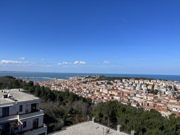 appartamento in vendita ad Ancona in zona Adriatico