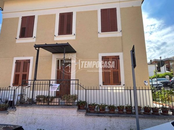 appartamento in vendita ad Ancona in zona Piano San Lazzaro