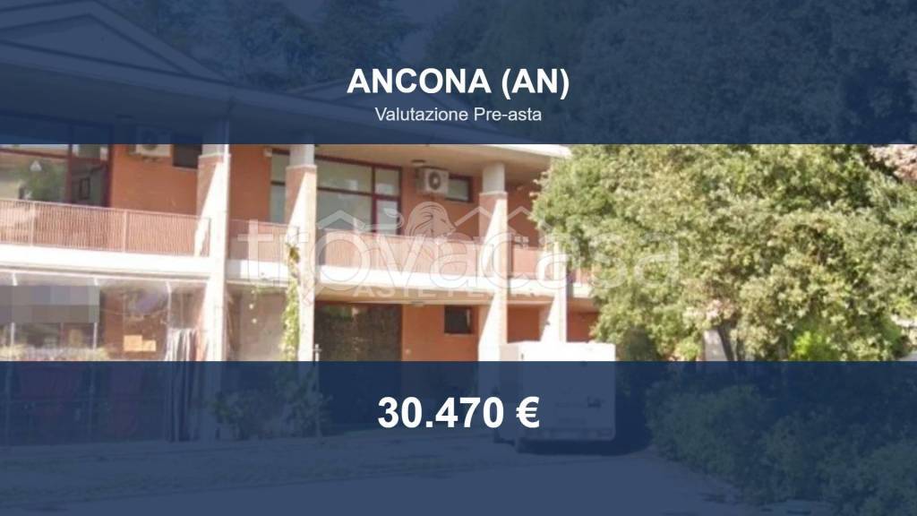 negozio in vendita ad Ancona