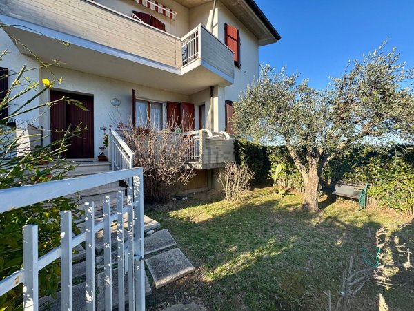 appartamento in vendita ad Ancona in zona Piano San Lazzaro