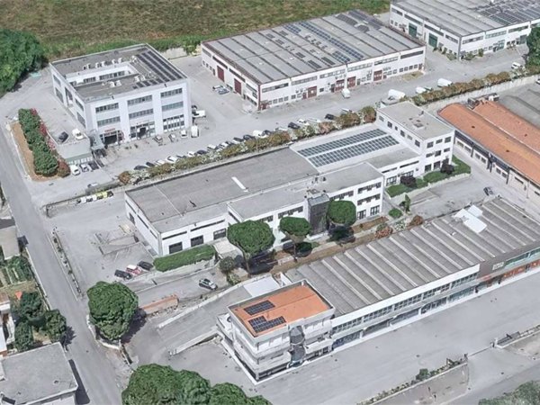 locale commerciale in vendita ad Ancona in zona Candia