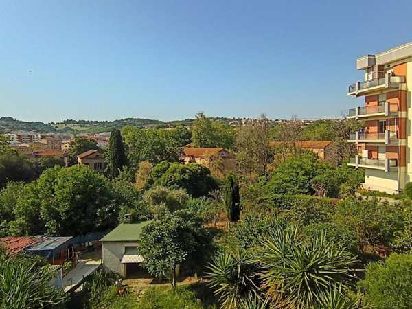 appartamento in vendita ad Ancona in zona Piano San Lazzaro