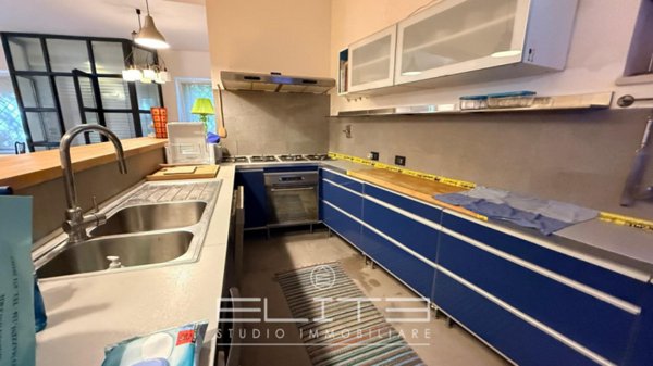 appartamento in vendita ad Ancona in zona Vallemiano