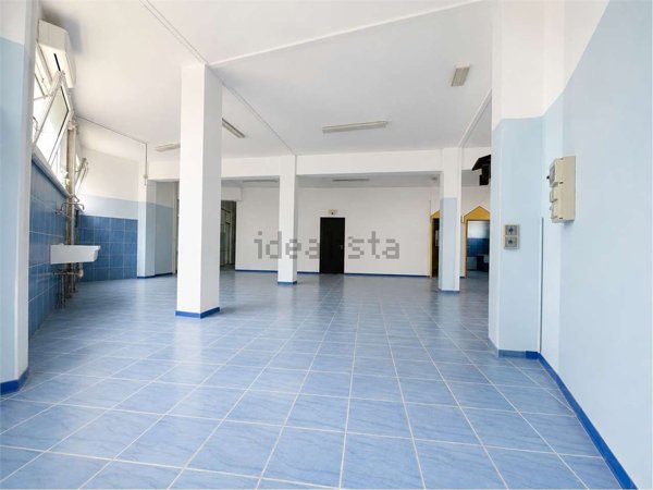 ufficio in vendita ad Ancona in zona Piano San Lazzaro