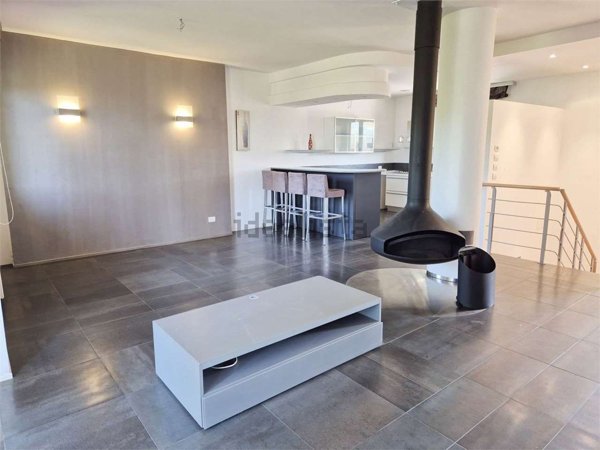 casa indipendente in vendita ad Ancona in zona Varano