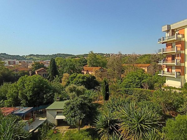 appartamento in vendita ad Ancona in zona Posatora