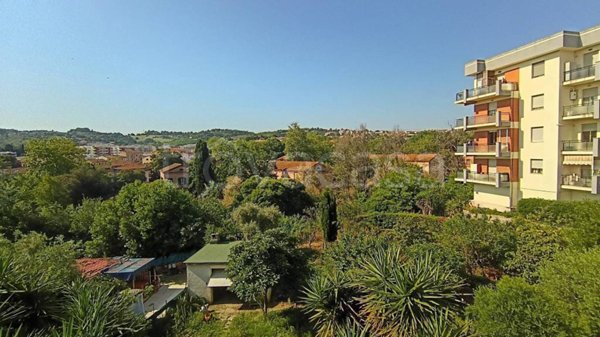 appartamento in vendita ad Ancona in zona Posatora