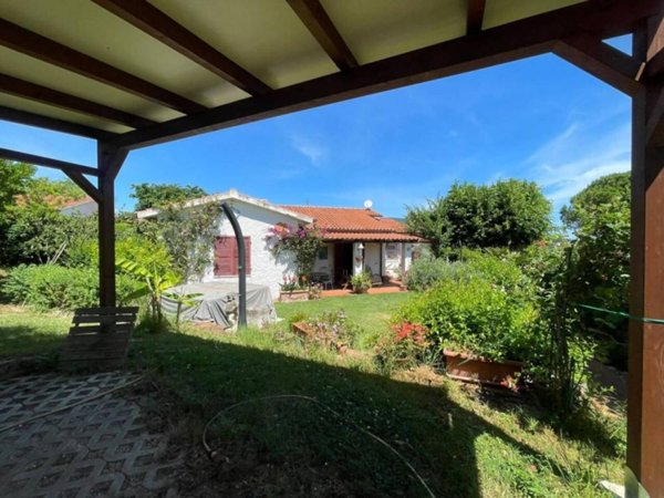 casa indipendente in vendita ad Ancona