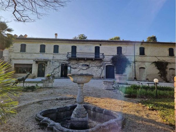 villa in vendita ad Ancona in zona Posatora