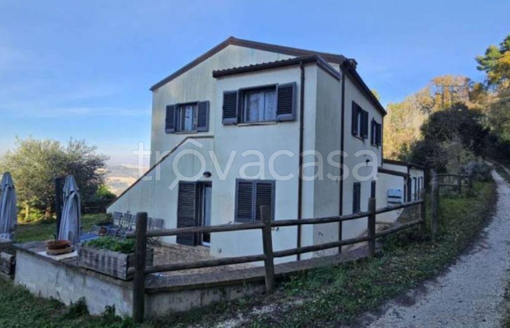 casa indipendente in vendita ad Ancona in zona Sappanico