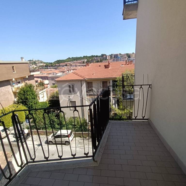 appartamento in vendita ad Ancona in zona Borgo Rodi