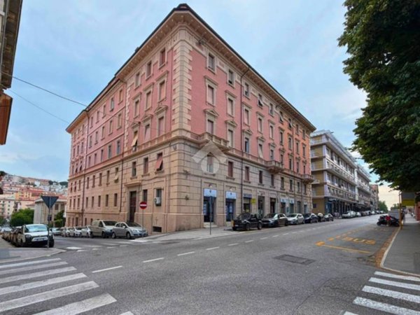 appartamento in vendita ad Ancona in zona Adriatico