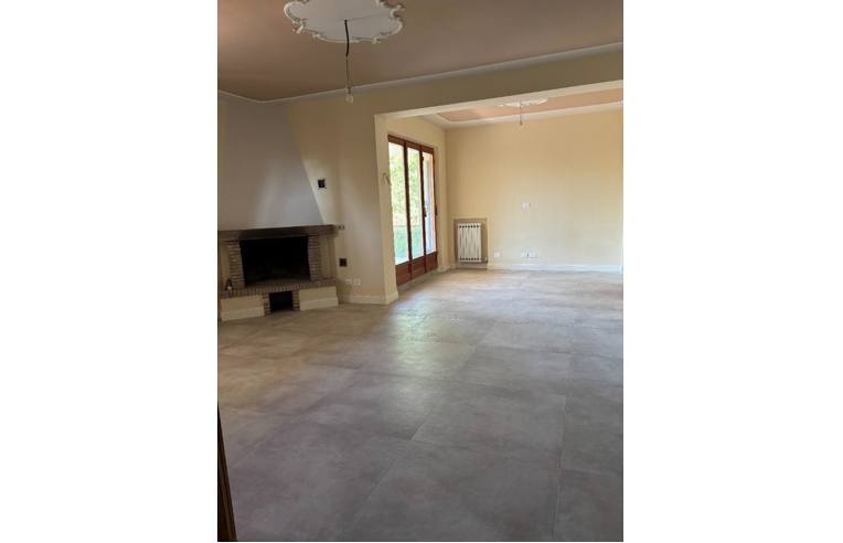 casa indipendente in vendita ad Ancona in zona Gallignano