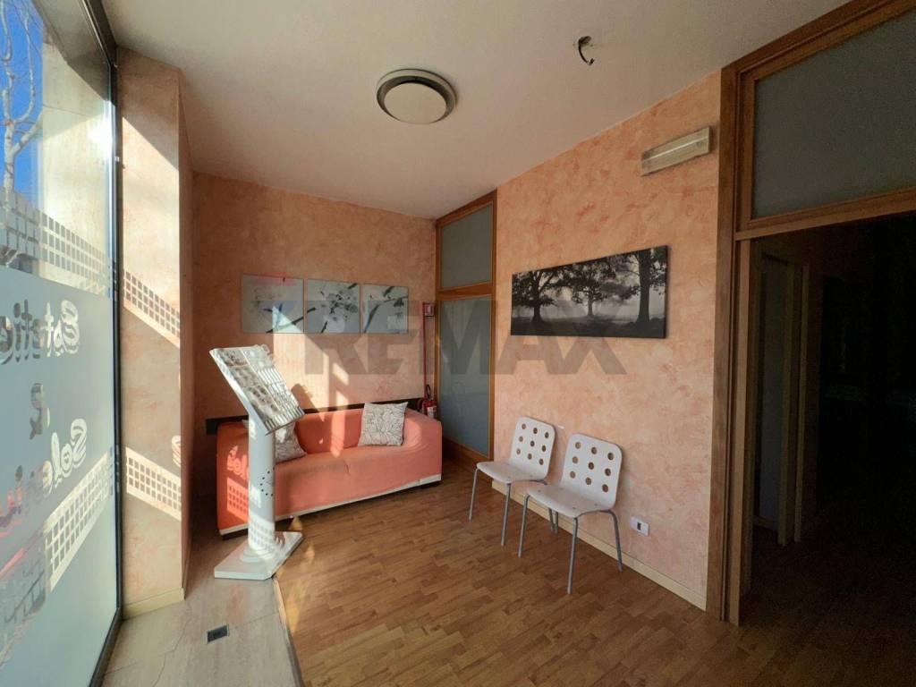 negozio in vendita ad Ancona in zona Piano San Lazzaro