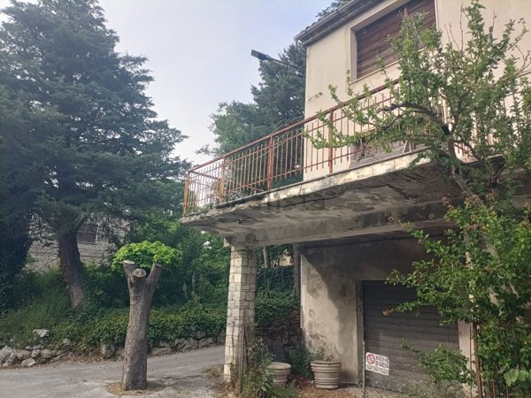 appartamento in vendita ad Ancona in zona Scrima