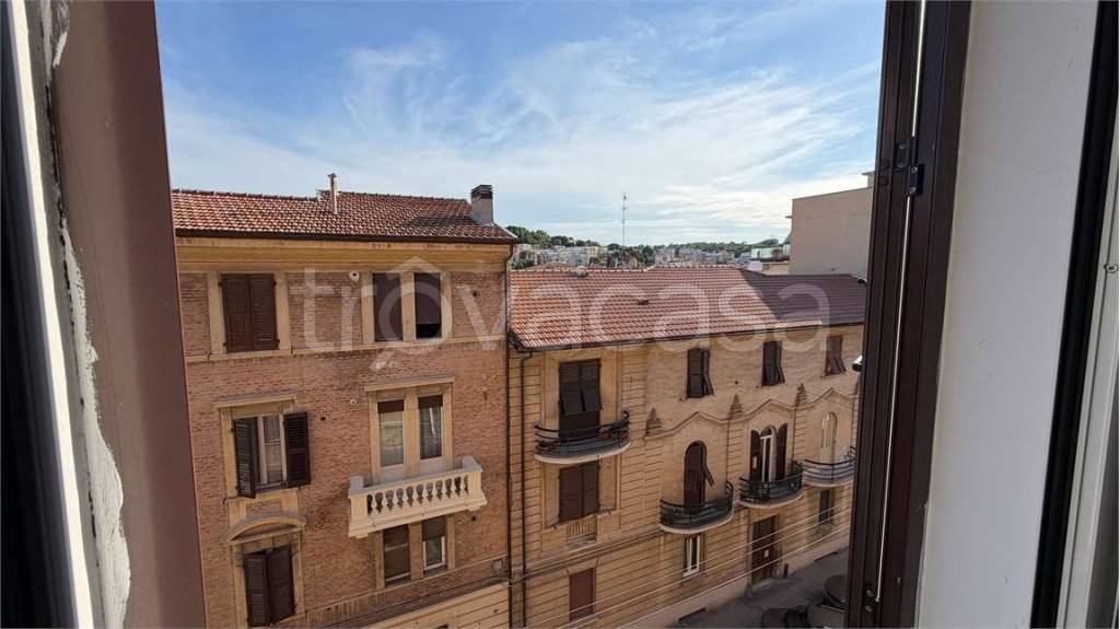 appartamento in vendita ad Ancona in zona Adriatico