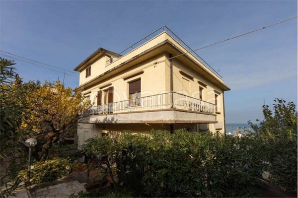 casa indipendente in vendita ad Ancona in zona Palombina Nuova