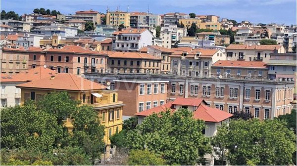 appartamento in vendita ad Ancona in zona Adriatico