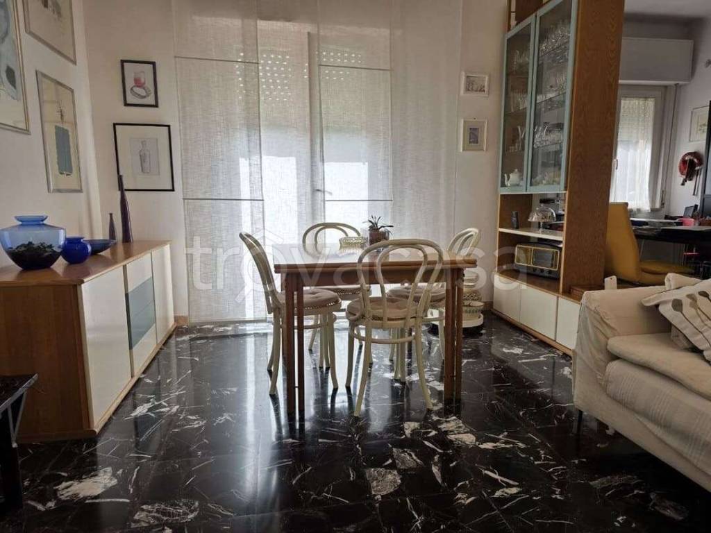appartamento in vendita ad Ancona in zona Adriatico