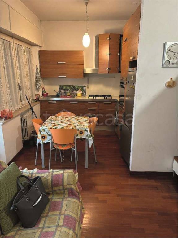 appartamento in vendita ad Ancona in zona Adriatico