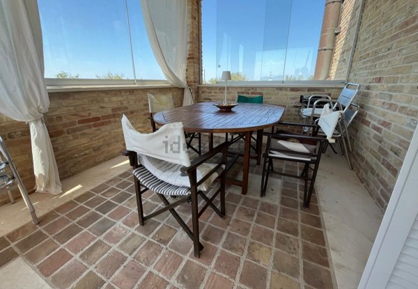 casa indipendente in vendita ad Ancona in zona Paterno