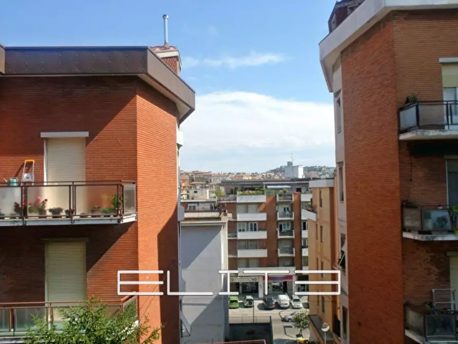 appartamento in vendita ad Ancona in zona Montirozzo