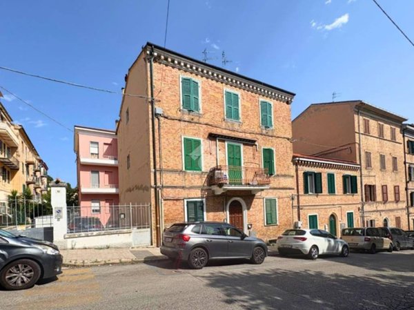 appartamento in vendita ad Ancona in zona Centro Storico