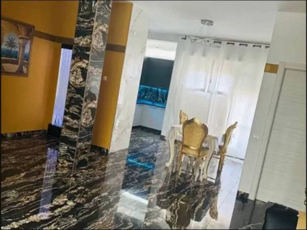 appartamento in vendita ad Ancona in zona Candia