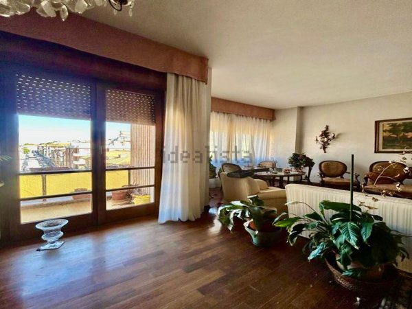 appartamento in vendita ad Ancona in zona Adriatico