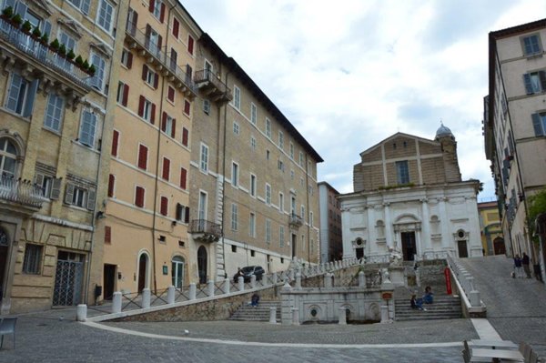 appartamento in vendita ad Ancona in zona Centro Storico