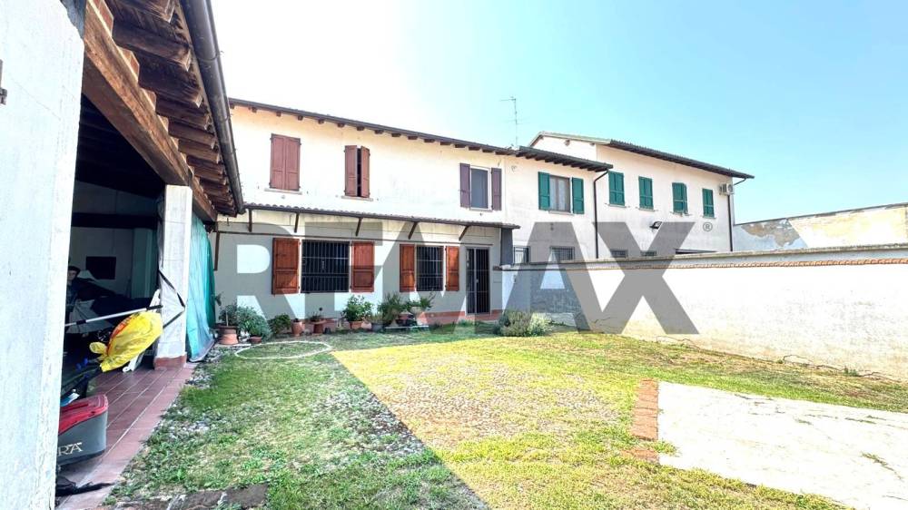 casa indipendente in vendita ad Ancona in zona Piano San Lazzaro