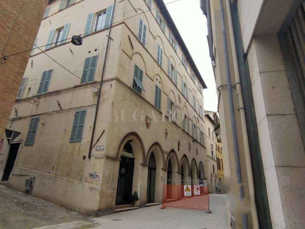 appartamento in vendita ad Ancona in zona Centro Storico