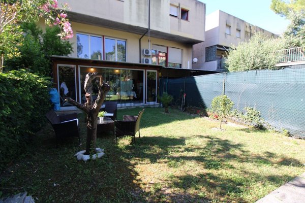 casa indipendente in vendita ad Ancona in zona Ponte Rosso
