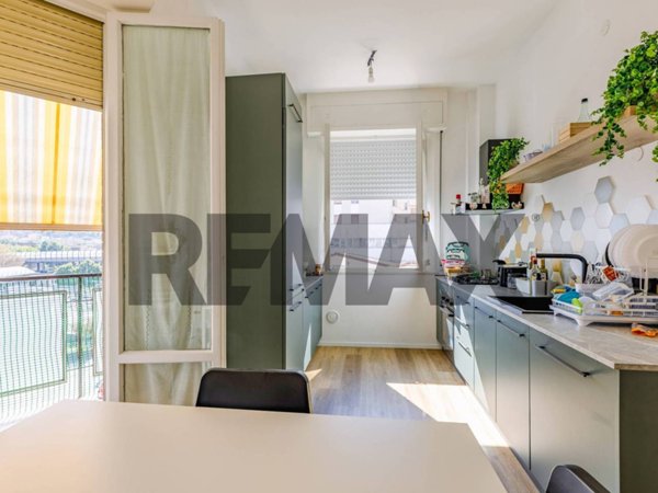 appartamento in vendita ad Ancona in zona Vallemiano