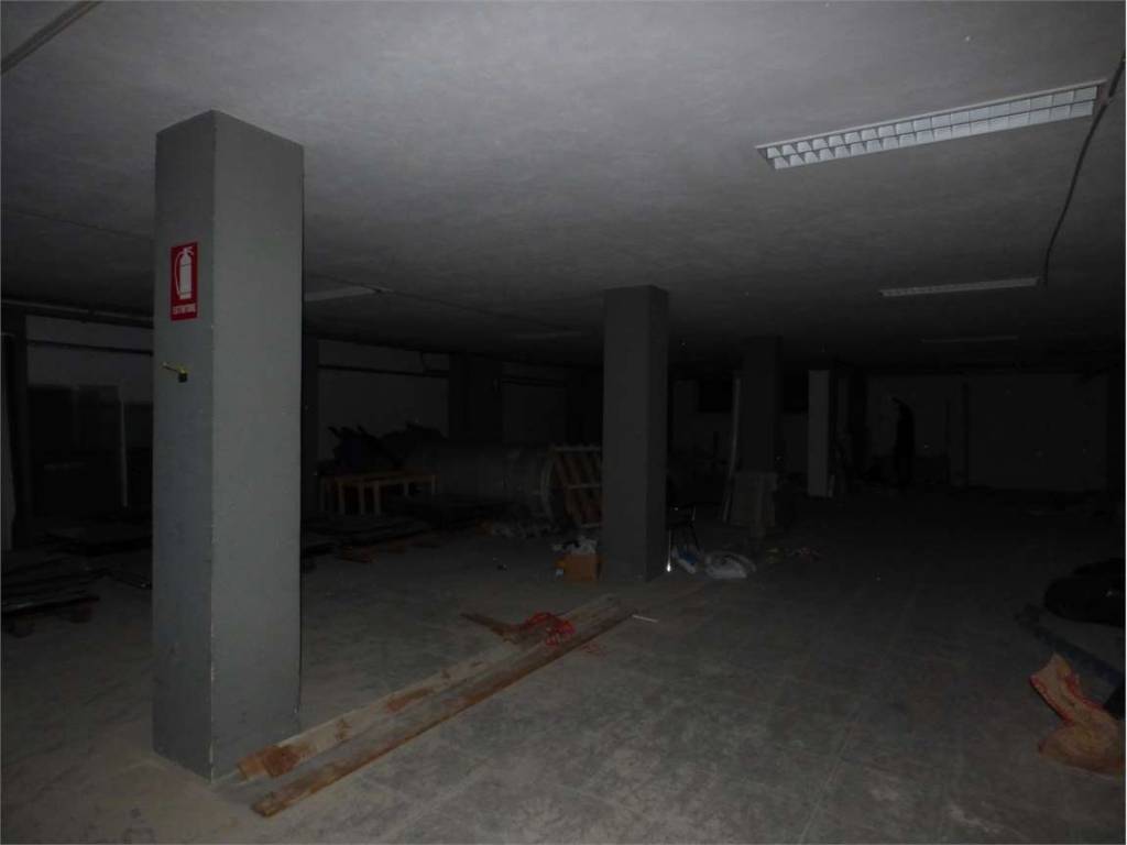 locale commerciale in vendita ad Ancona in zona Baraccola