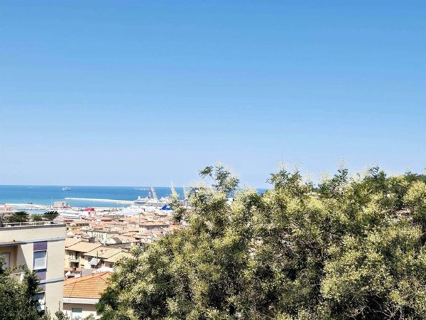appartamento in vendita ad Ancona in zona Adriatico