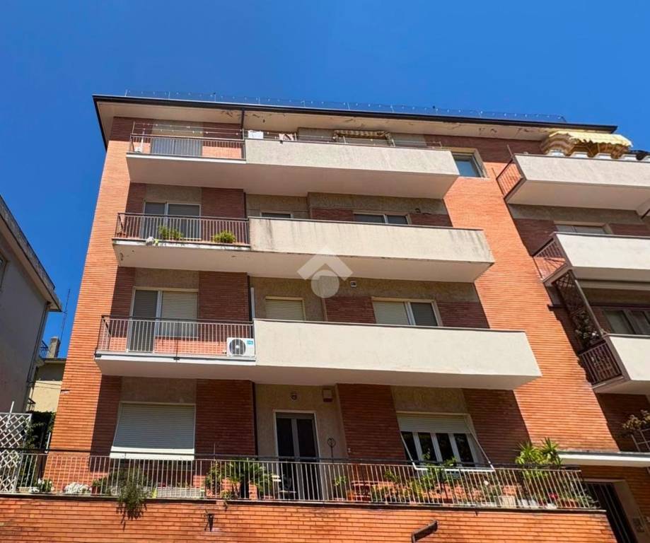 appartamento in vendita ad Ancona in zona Adriatico