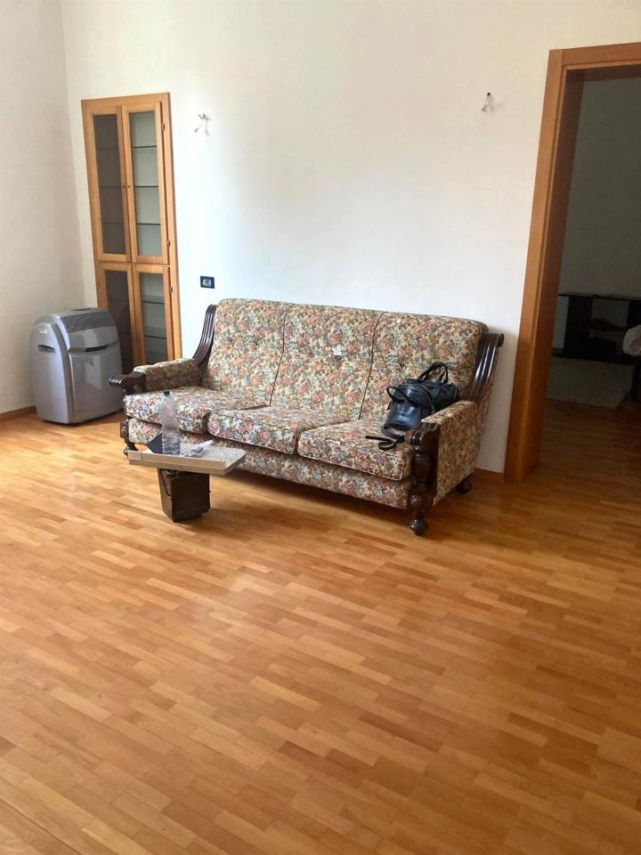 appartamento in vendita ad Ancona in zona Vallemiano