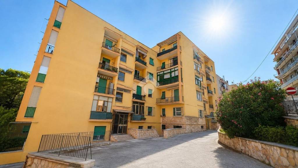 appartamento in vendita ad Ancona in zona Adriatico