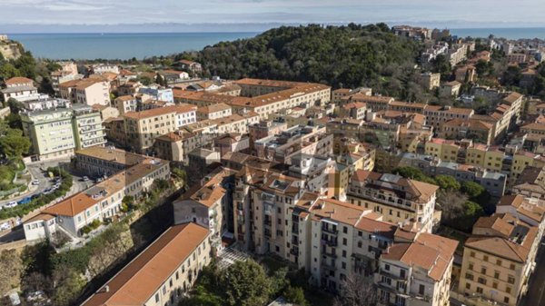 appartamento in vendita ad Ancona in zona Centro Storico