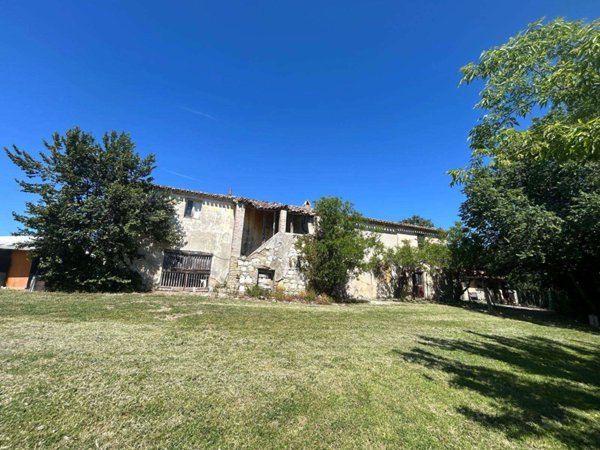 casa indipendente in vendita ad Ancona in zona Varano